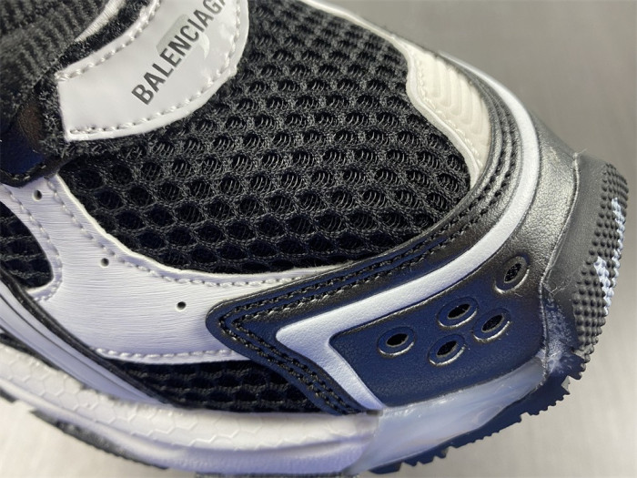 BLCG RUNNER SNEAKER 677403 W3RB2 9010