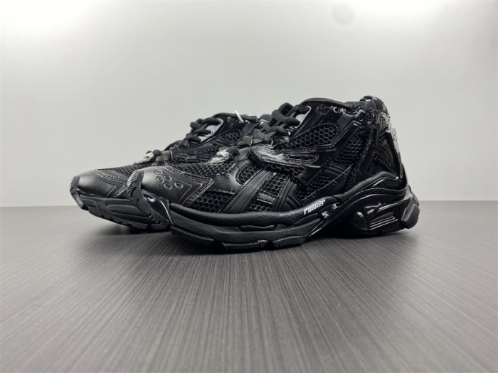 BLCG RUNNER SNEAKER 677403 W3RA9 1000