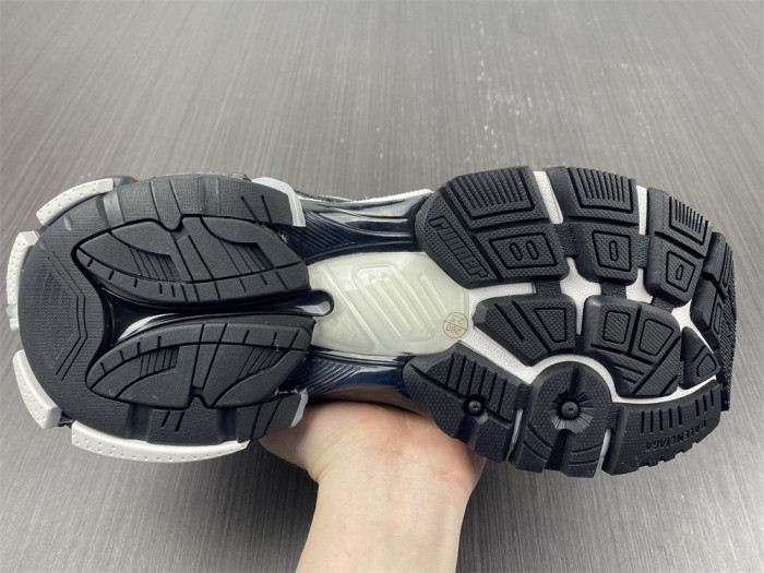 BLCG RUNNER SNEAKER 677403 W3RB2 9010