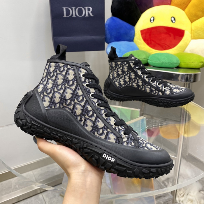 D10R SNEAKER