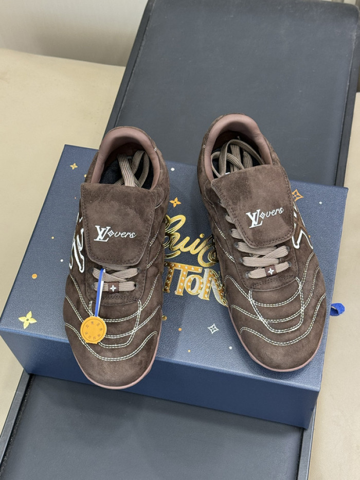 Lou1su1tt Footprint Soccer Brown